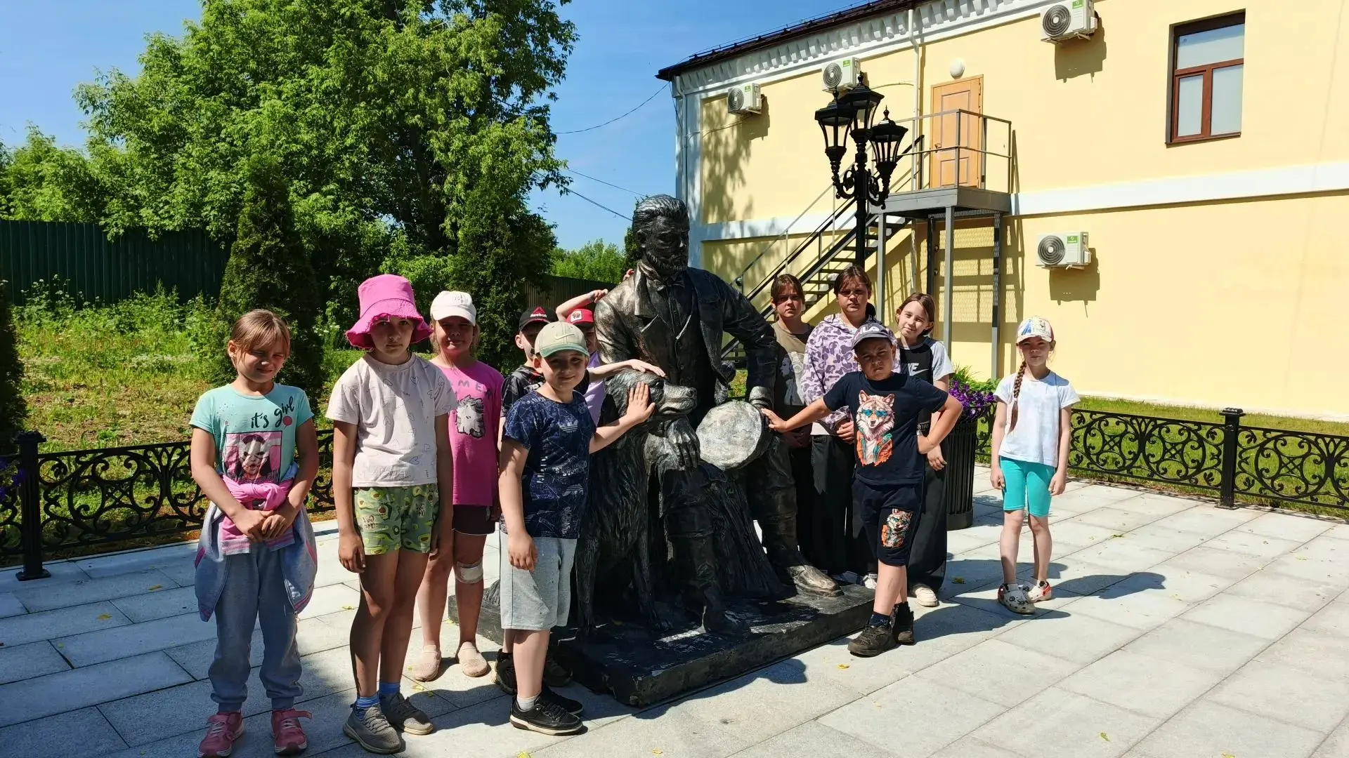 Ребята лагеря "Родничок" побывали в "Музее карельской культуры' г. Лихославля, где познакомились с б