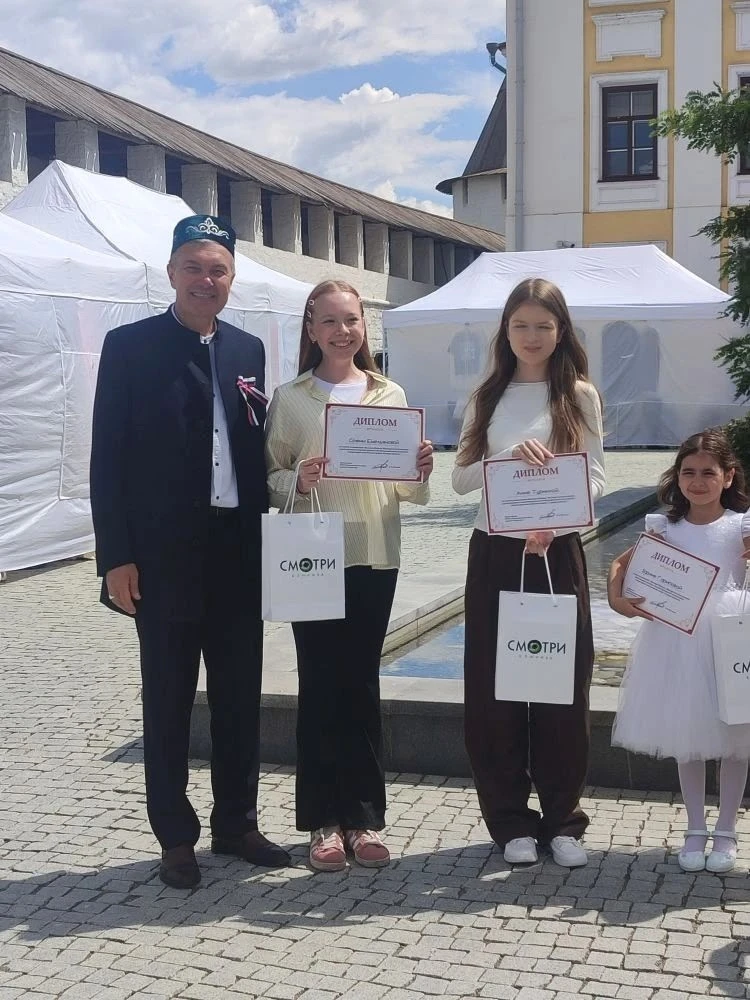 Ученица 8-а класса, Турнина Анна, стала Лауреатом 2 степени в республиканском проекте молодёжной лит