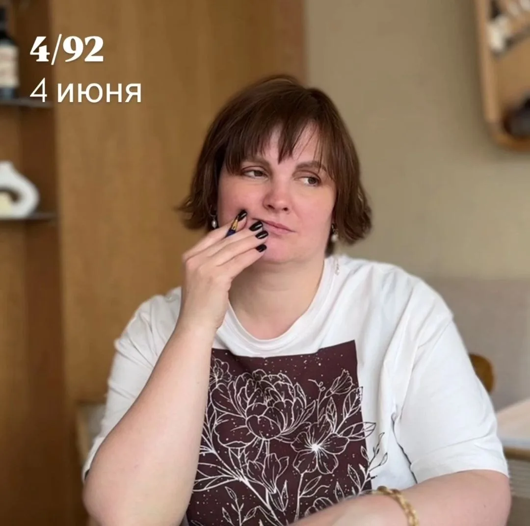 4/92 - Пока шатается старое

Сегодня старшему сыну вырвали три молочных зуба 😬 — руками

Но как он 