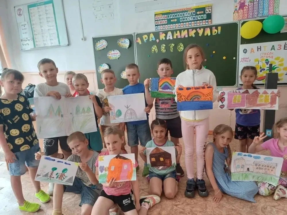 Сегодняшний день в лагере  прошёл под названием «День родного села».

Очень важно с раннего детства 