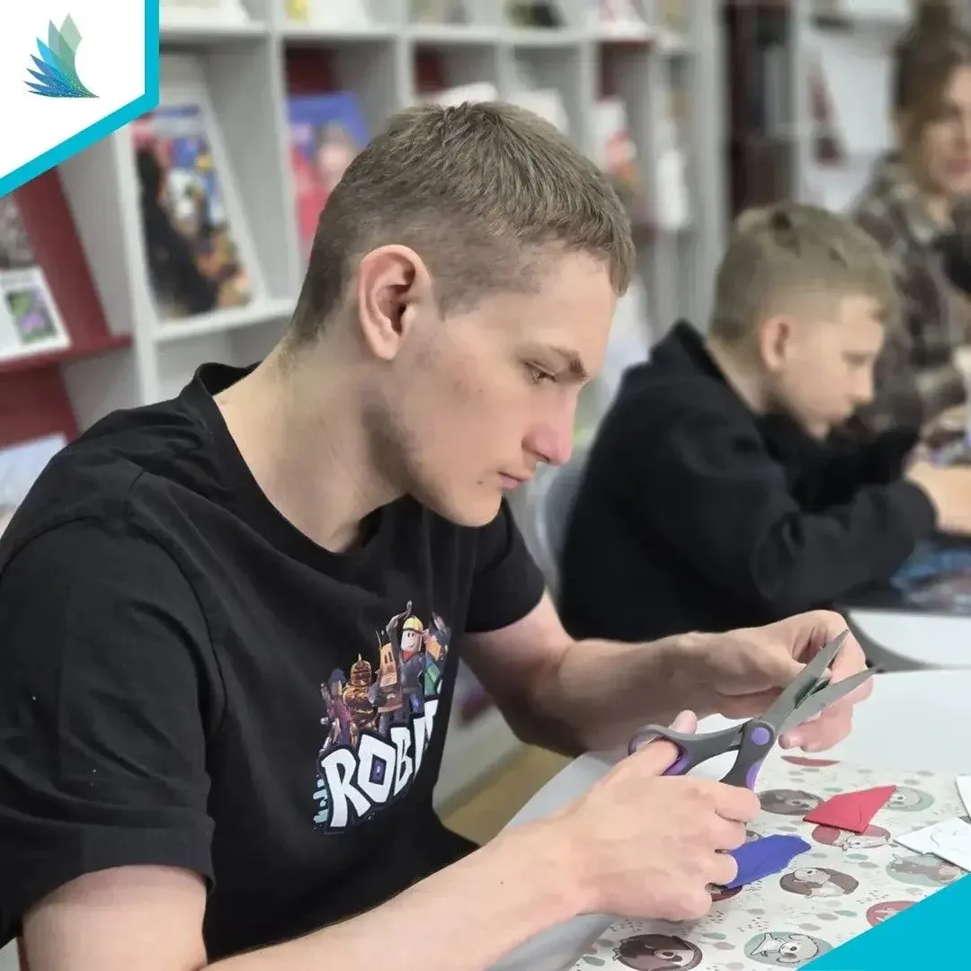 Сердце под флагом🇷🇺

13 июня в Юношеской библиотеке для участников студии «ARTмосфера» прошел маст