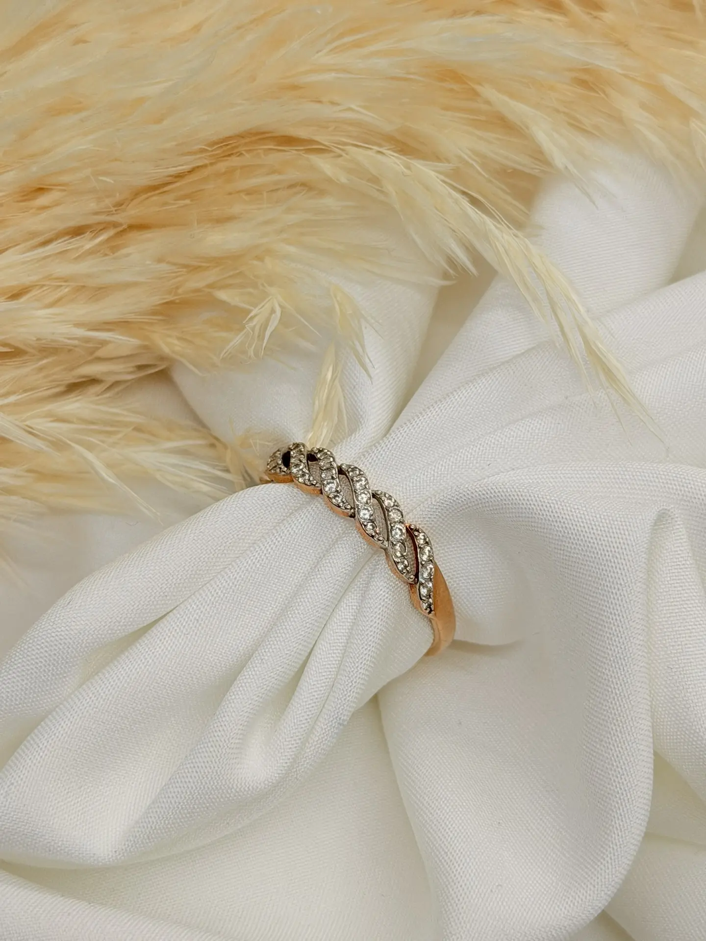 Кольцо 375 проба 

✨Размер: 20
💎 Вставки: фианиты
✨Вес : 1,33
🏷️Цена: 6 650₽

📌В наличии на Некра
