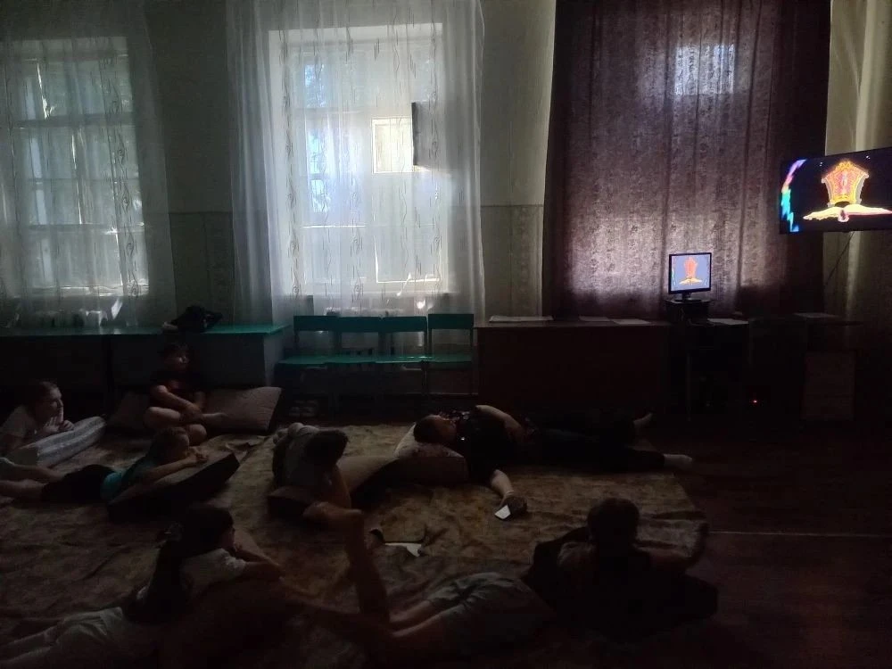 Киносеанс по-лагерному! 🎬
 
Что может быть лучше сказки? Только сказка в уютной обстановке! Сегодня