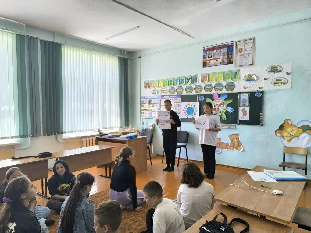 Финансовые ребусы в лагере «Радуга»: умственная зарядка с азартом! 
Сегодня в нашем летнем оздоровит