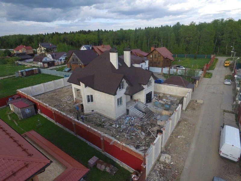 Проект "Светлые горы"
Несмотря на скромную площадь в 8 соток, у заказчика был интересный запрос на 3