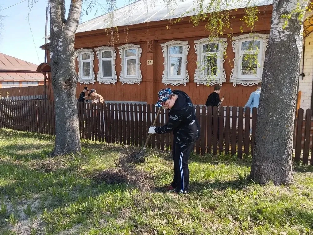 Тимуровцы XXI века

👉В преддверии Дня Победы волонтёры 8 «Б» класса вместе со своим классным руково