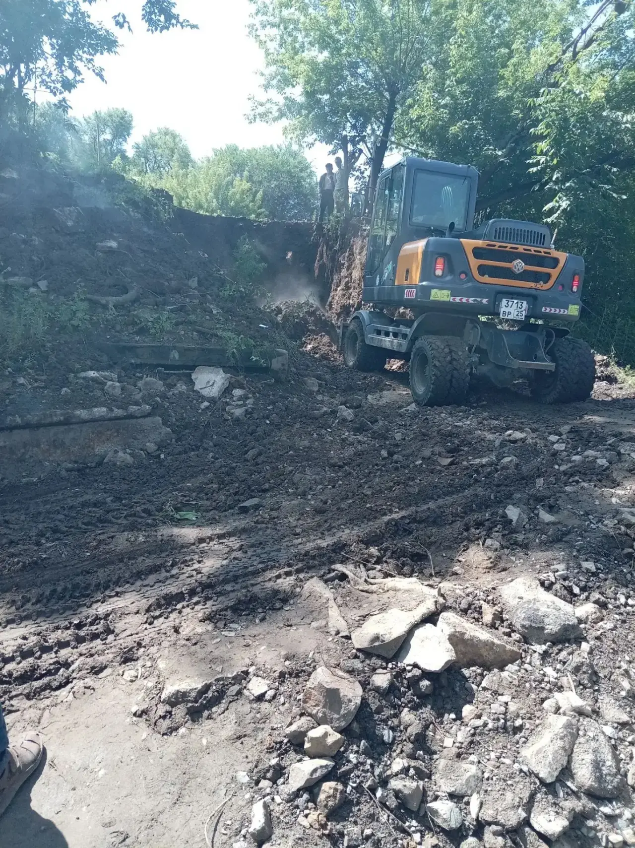 АО «ВПЭС» приступил к первому этапу обновления теплотрассы на Борисенко 

В районе ул Борисенко буде