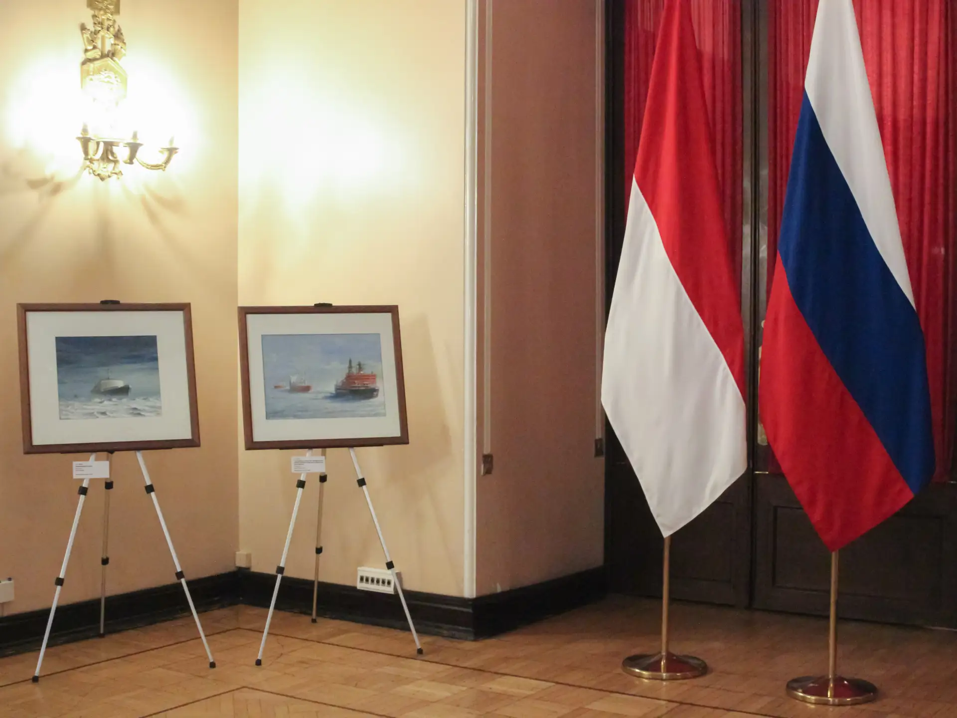 Сегодня Музей морского и речного флота рассказал о Северном морском пути в отеле «Метрополь». Выстав