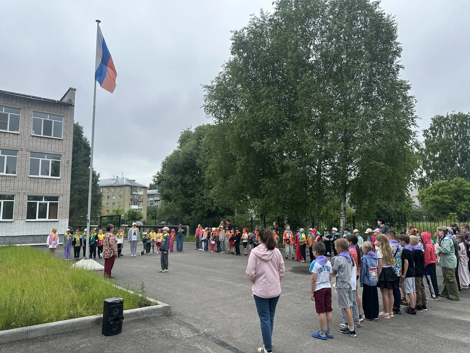 Лагерь 2026

Доброе утро лагерь🎊

Сегодня у нас день начался с зарядки ❤️

#ЛетоСПользой35