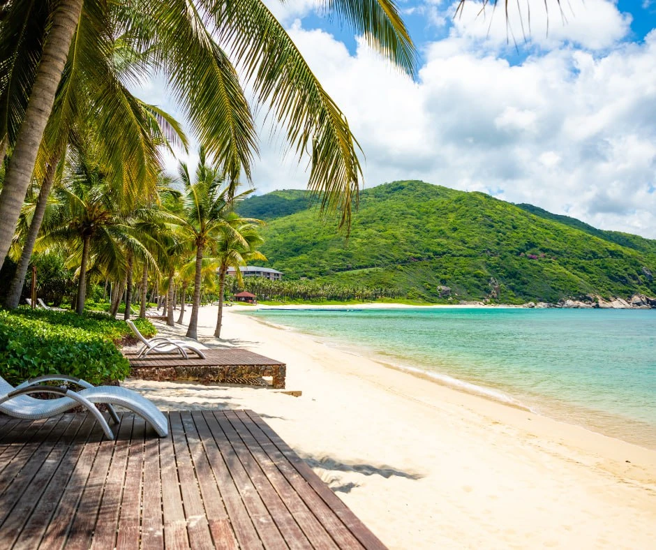 🐲 Летим на Хайнань!

Остров Хайнань — настоящий тропический рай Китая, который часто называют «Вост