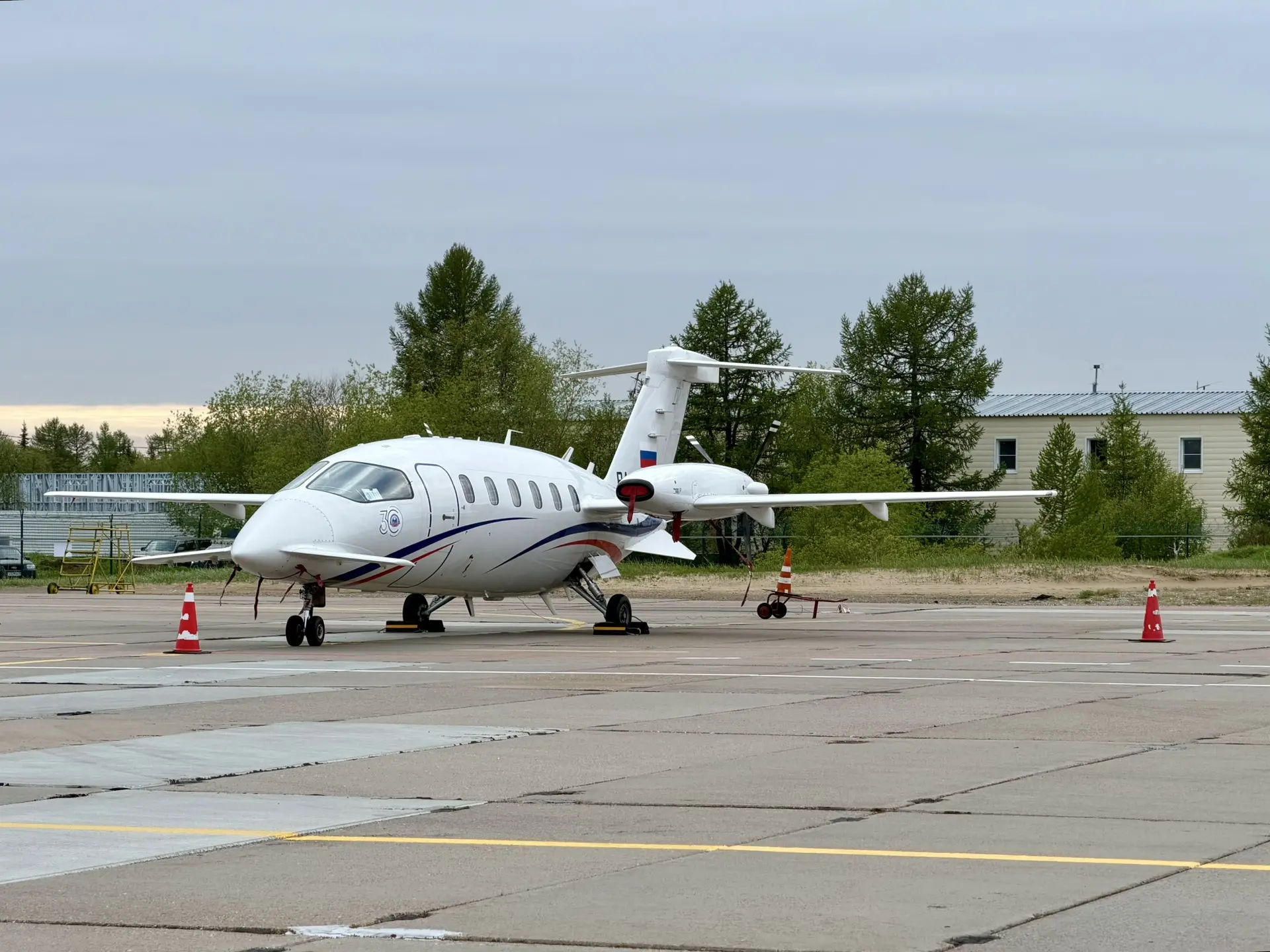Вот такой необычный «усатый» гость сегодня прибыл в нашу воздушную гавань. Самолет-лаборатория «Аэро