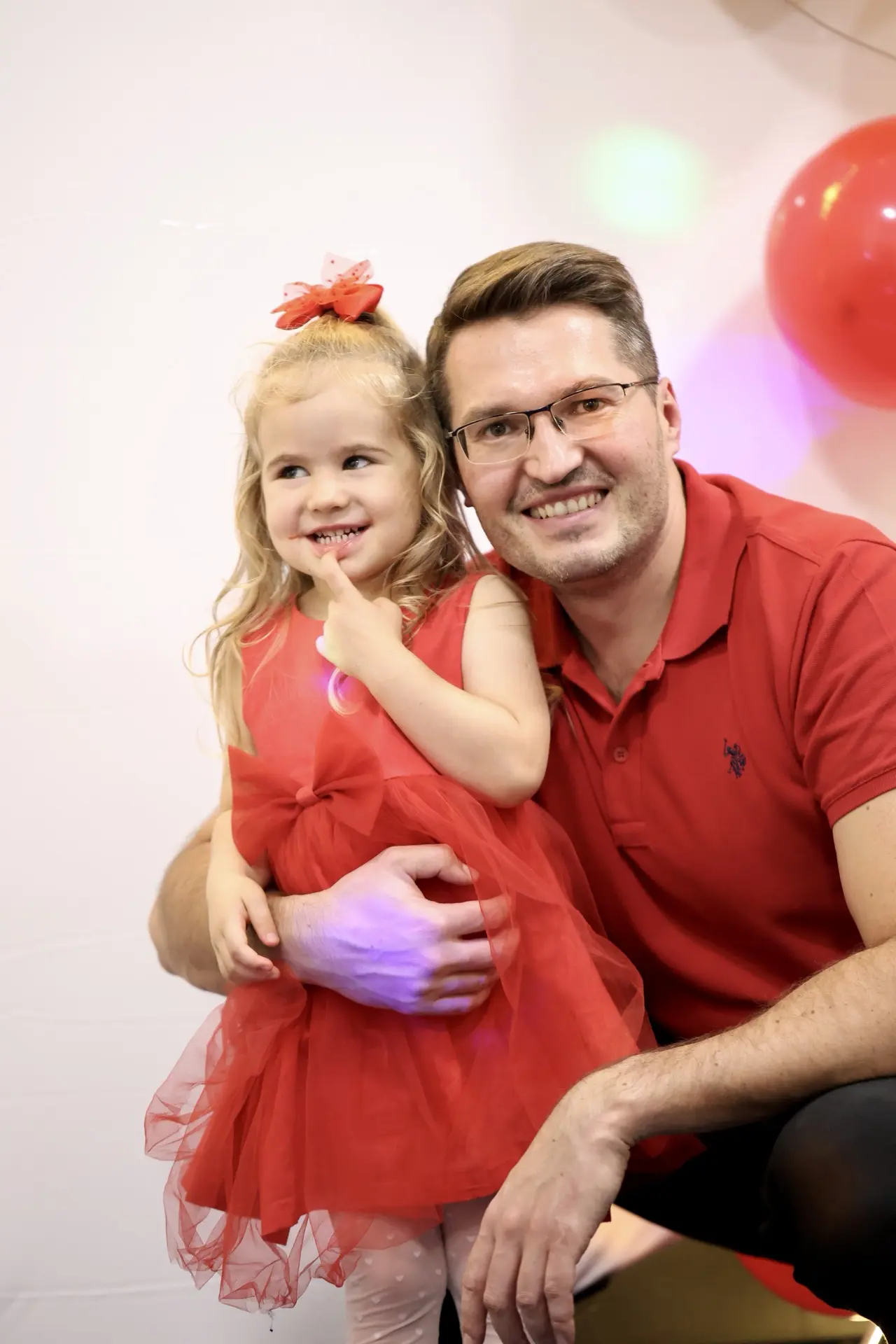 С Днём защиты детей!

Безопасность ребёнка складывается из мелочей и больших поступков. Главное — эт