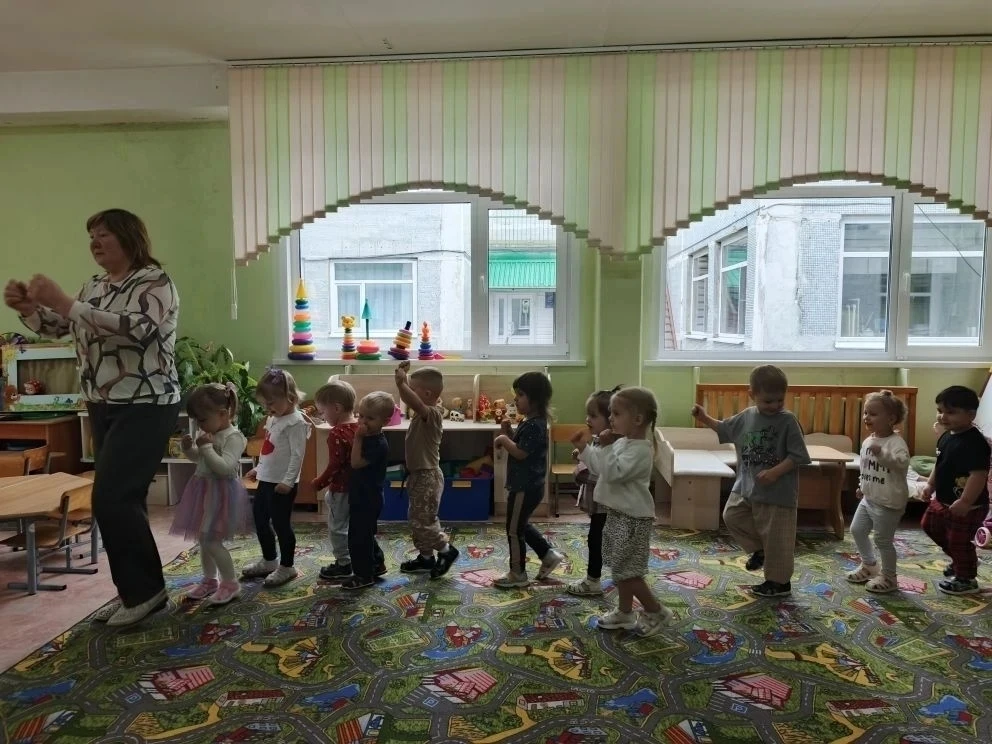 ☀️Весёлые путешественники: играем и учимся безопасности!

Лето — время прогулок, веселья и особой ос