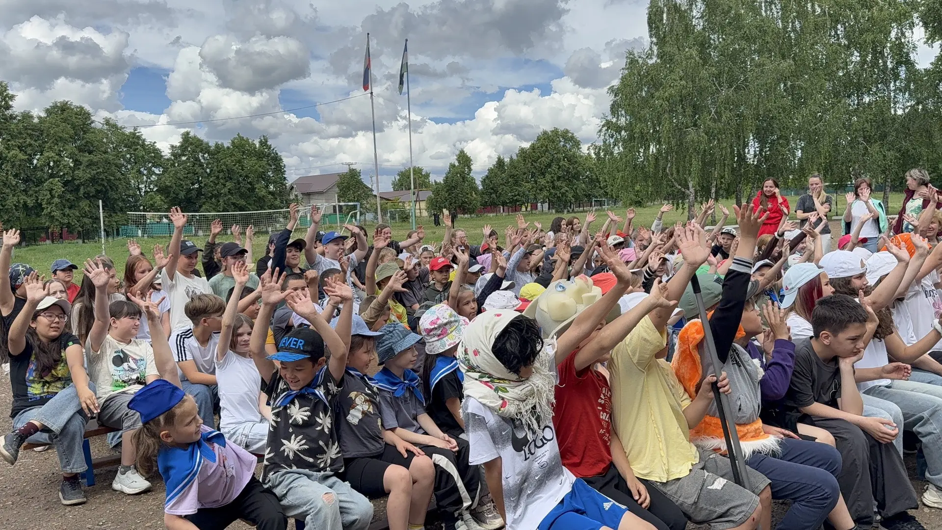 🌞 Яркое открытие лагеря «Радуга»: лето начинается с улыбок!

🌈3 июня в гимназии №5 — настоящий пра