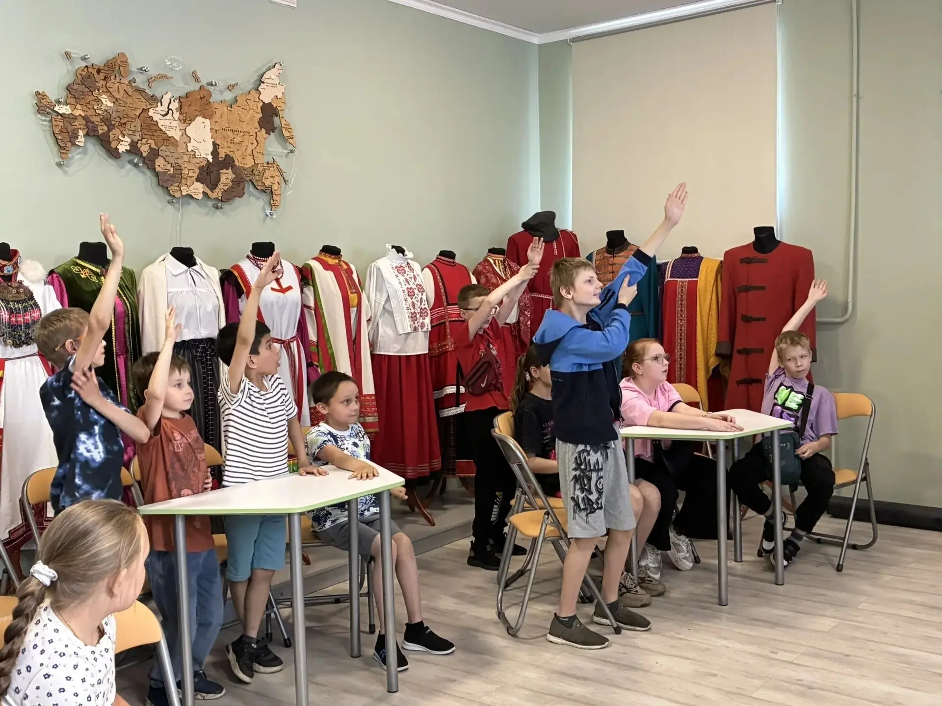 Дружба народов начинается с детства 🎭
В рамках Года национального единства продолжаем знакомиться с