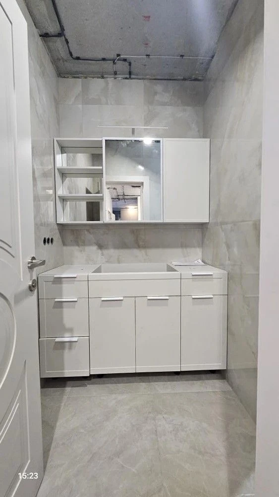 🛁 Стильный встроенный шкаф для ванной комнаты!
Идеальное решение для организации пространства — сов