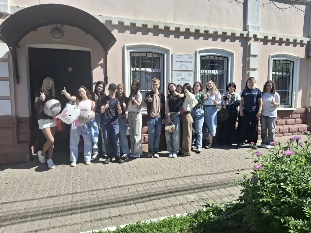 Студенты 1 фельдшерской группы под руководством преподавателя Карельской Н.И.  посетили Литературный