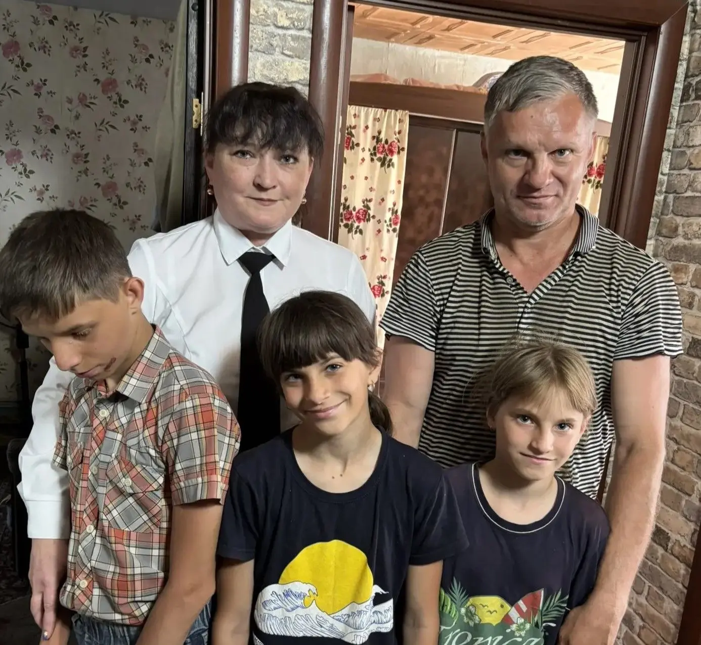 Работники Брянковского городского суда в преддверии наступающего праздника Дня России навестили мног