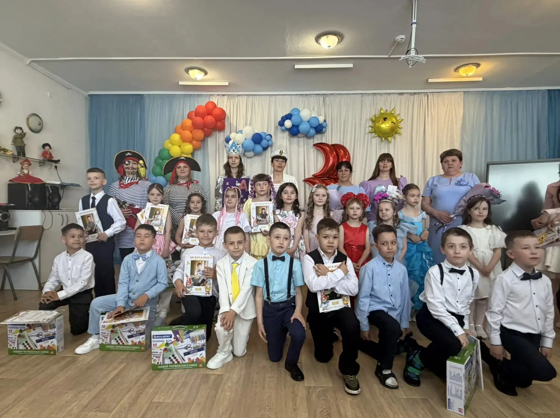 В нашем саду прошли выпускные у подготовительных групп!🥳

Дети рассказывали трогательные стихотворе