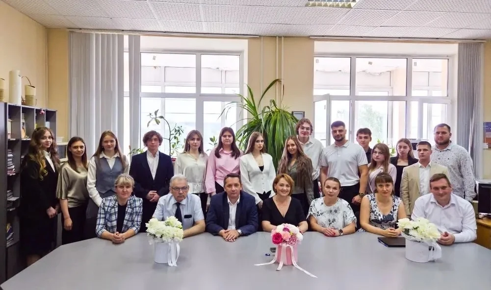 🎓 Защита ВКР: кто-то уже сдал, у кого-то всё впереди. Держим кулачки!

В Институте экономики ННГУ п