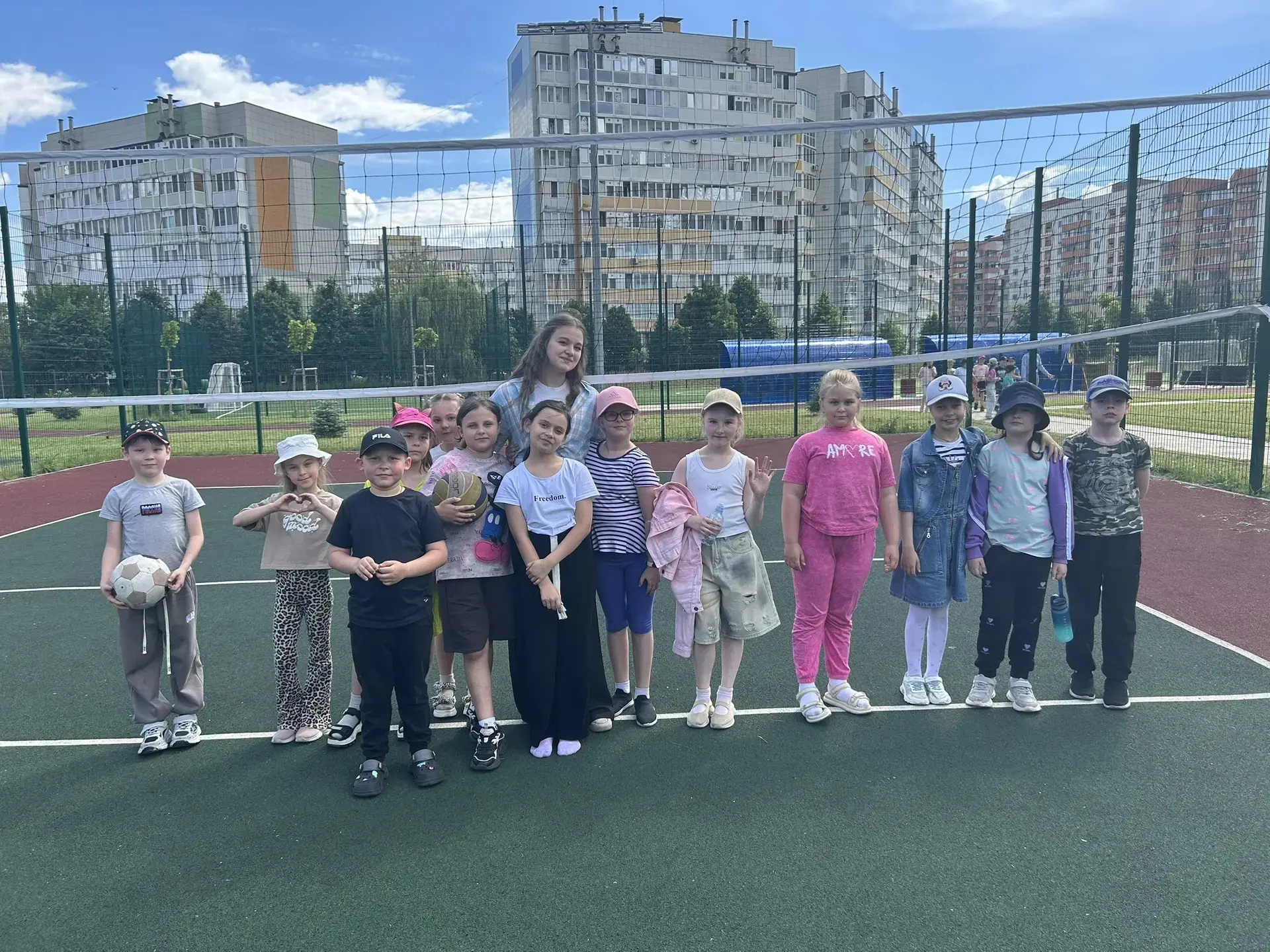 Третий день лагеря «Радуга» в рамках программы «Орлята России» прошёл волшебно и активно! ✨

Утро на