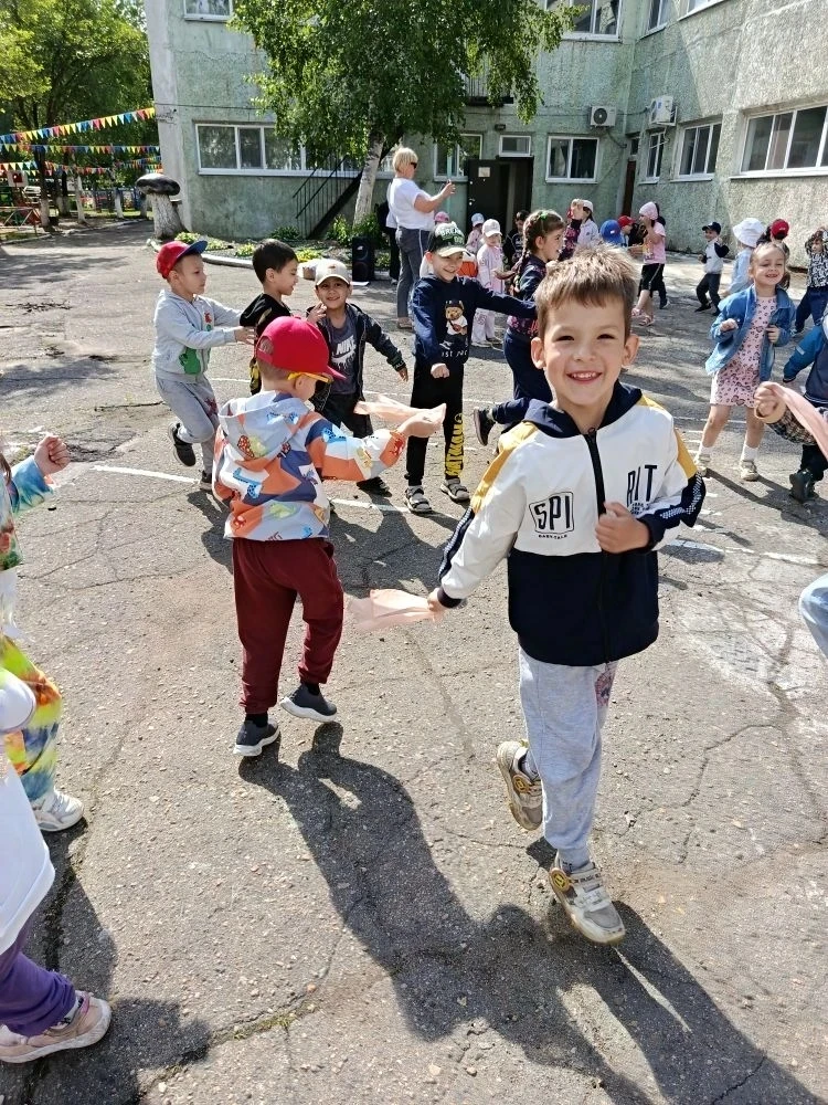 🌟 День Берёзки 🌟

Сегодня, 11 июня, в нашем детском саду состоялось яркое и радостное событие, пос