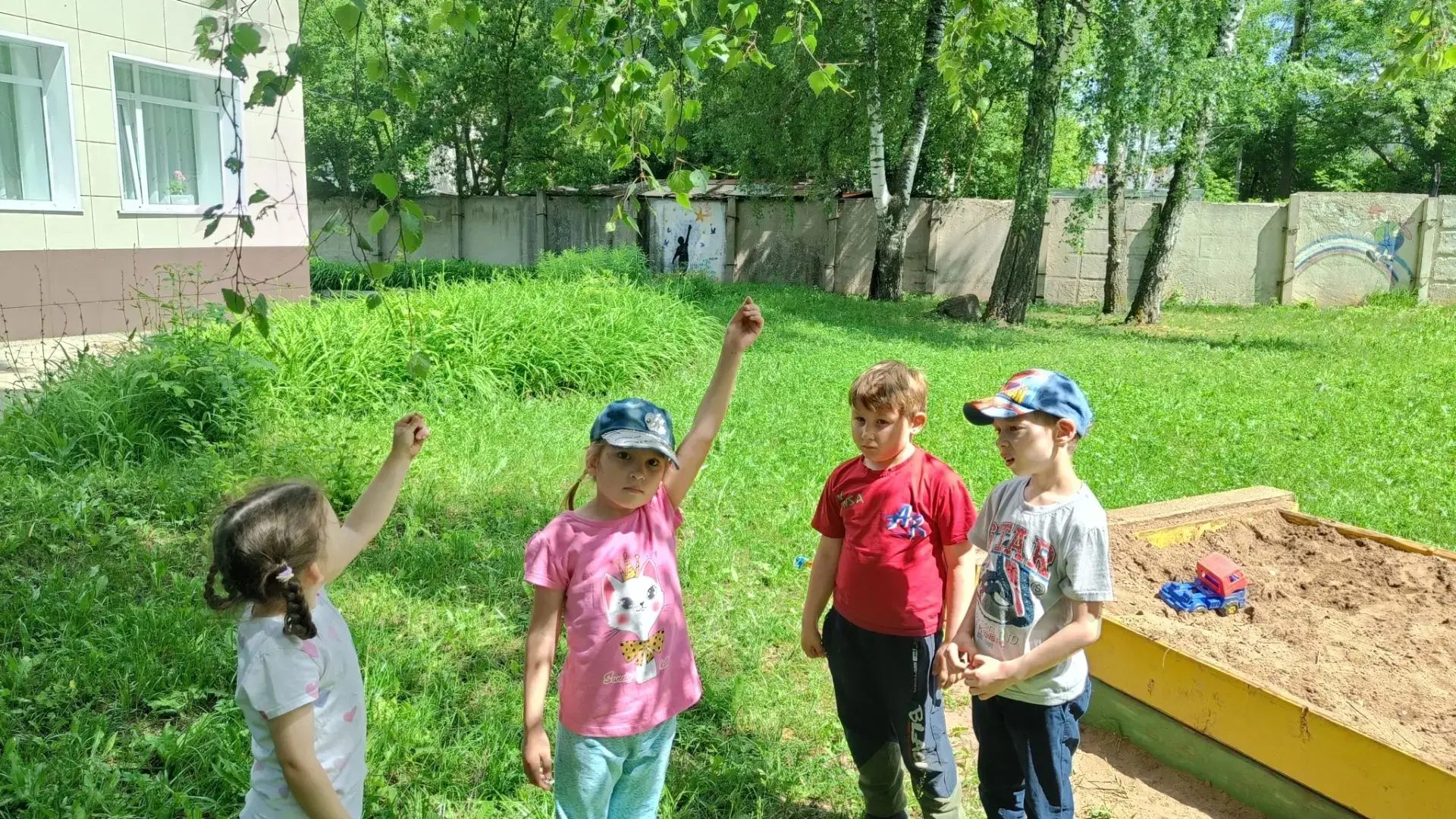 #исследовательскийчас
#деревьянамоемпути
С целью повышения экологической культуры дошкольников с дет