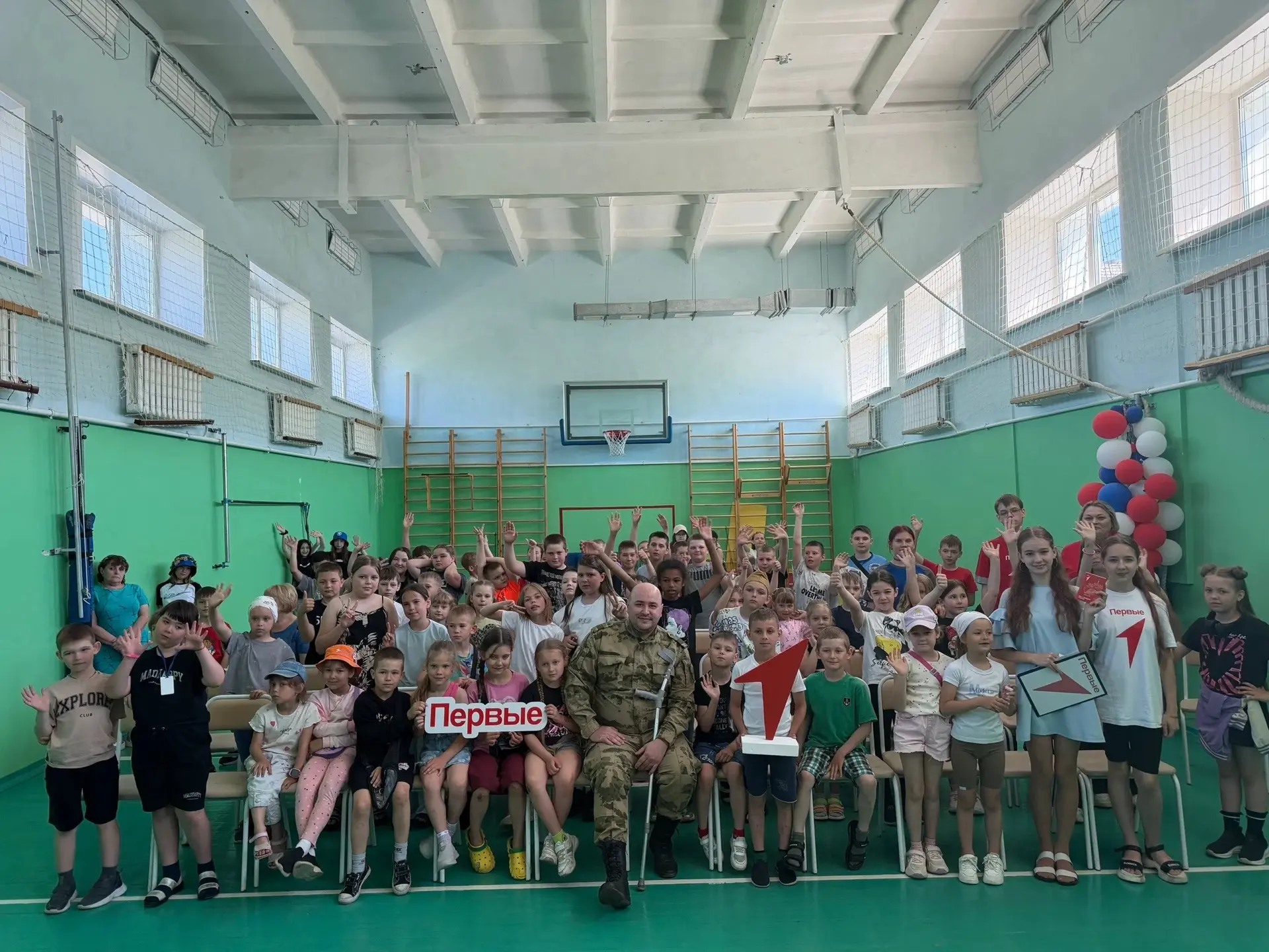 Прошла встреча школьников округа с участником СВО

В Бархатовской школе имени Ф. М. Шакшуева Сосново