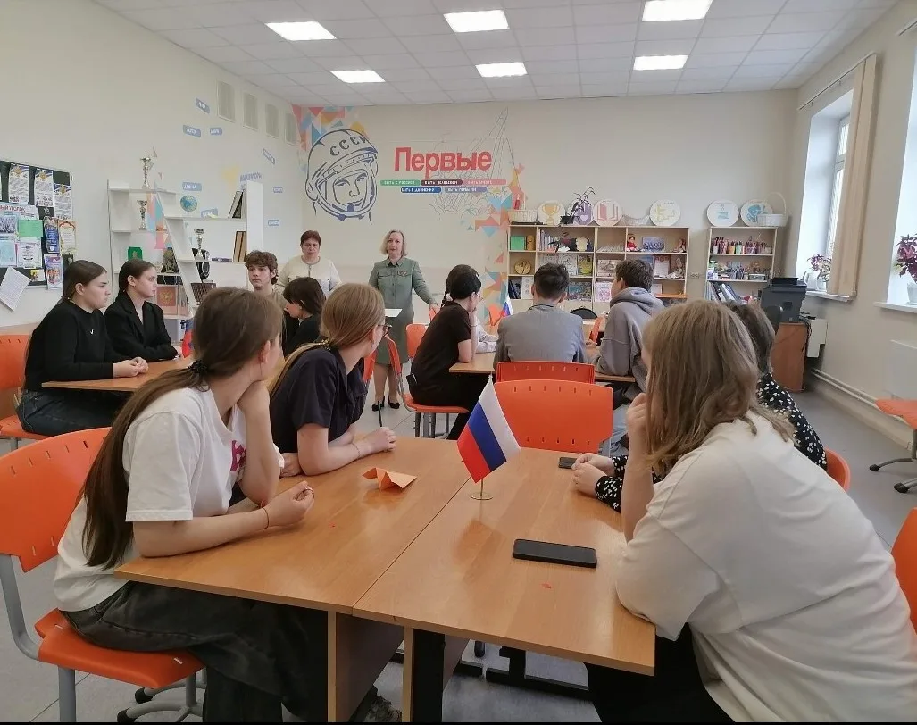 #ДЕТСКИЙОТДЕЛ
Для учащихся 10 класса Савинской средней школы библиотекари Детского отдела МКУ «ЦБ» п