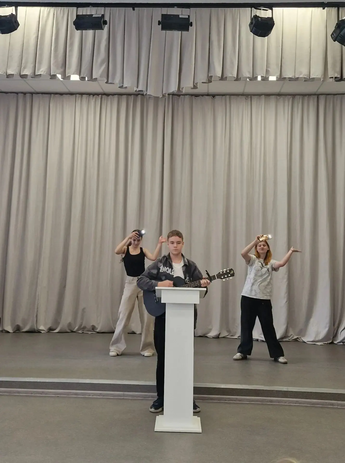 🎈Сегодняшний лагерный день был посвящён конкурсу пародий "Точь-в-точь".🎀 Участники проявили неверо