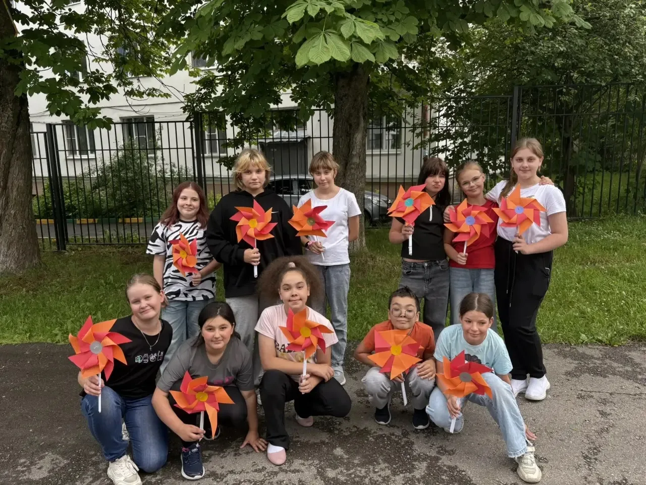 🎉 День флюгера в лагере «Родничок»! 🎉

В нашем лагере прошёл по-настоящему творческий и увлекатель