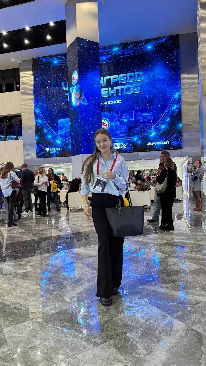 И снова наша звёздочка София посетила мероприятие в Москве. 

❤️❤️❤️
