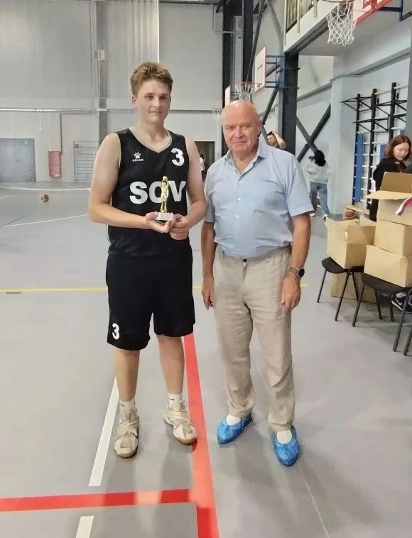 🏀 В Славске прошёл второй день Открытого первенства по баскетболу, посвященного Международному дню 