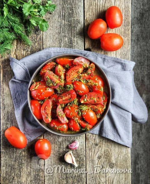 🔥ОГНЕННАЯ ЗАКУСКА ИЗ ПОМИДОРОВ! 
Всем готовить, кто ещё не пробовал👌

Вкусные помидорки! Вкуснейши