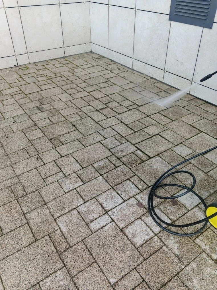 🏘Уважаемые жильцы! 
Делимся с Вами частью проделанных работ за неделю в ЖК "17/77" и ЖК "Основа". 
