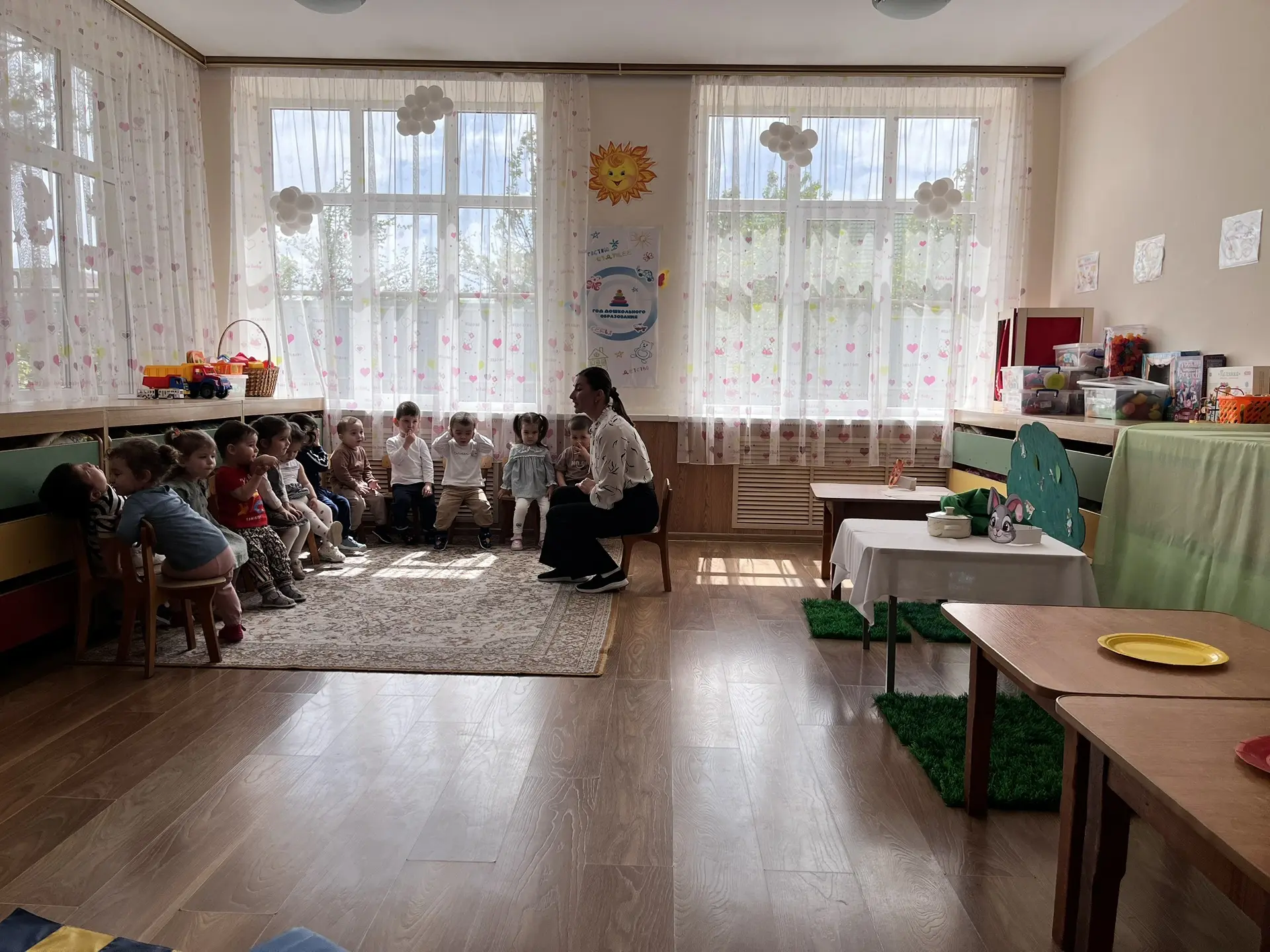 Скоро лето! 🌞 

Последняя рабочая неделя у нас в детском саду была насыщенной. В каждой группе прош