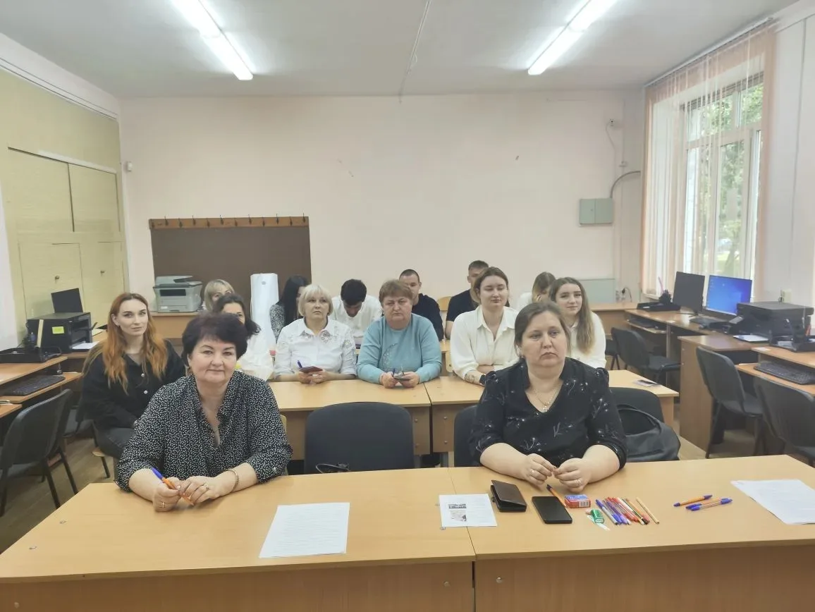 Сегодня группа 0402  специальности 38.02.01 «Экономика и бухгалтерский учёт (по отраслям)» успешно с