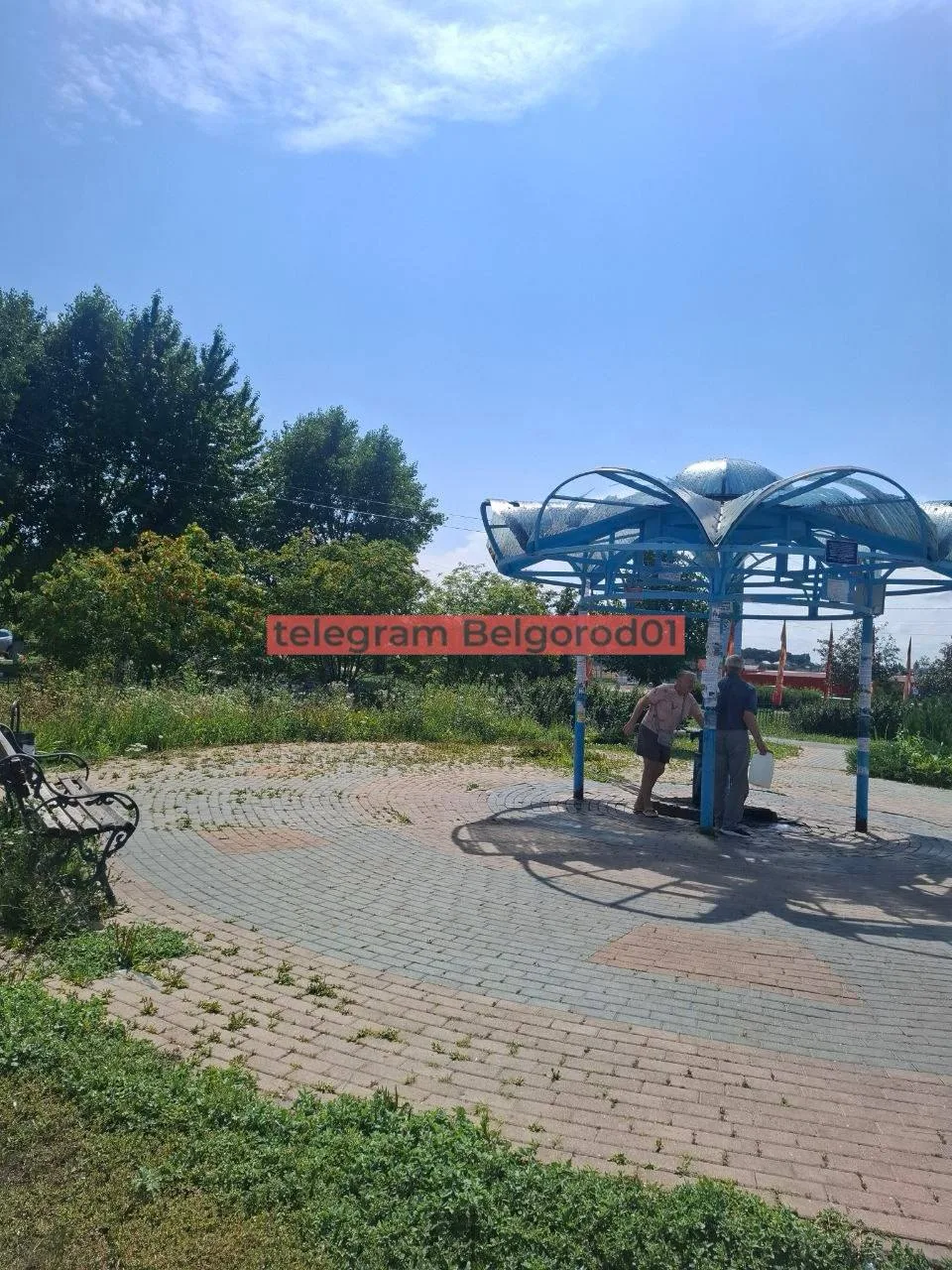 На состояние бювета в Дубовом обратила внимание подписчица:

«Эта колонка является популярным местом