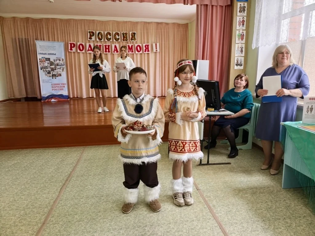 Сегодня в МОУ "Ульяновская СОШ Ртищевского района Саратовской области " прошёл Фестиваль дружбы наро