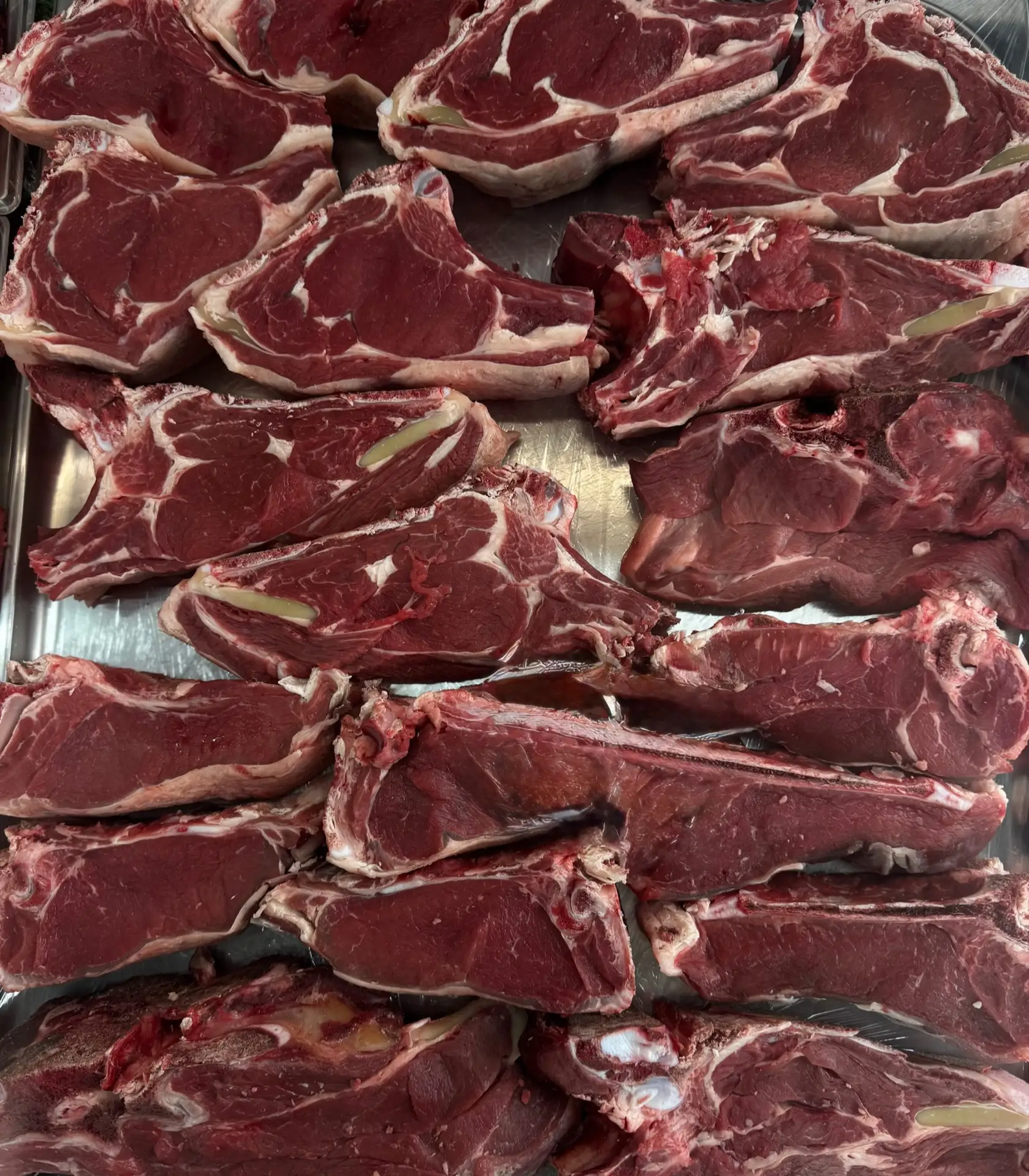 🔥 Сегодня в ГоринМясо СЧАСТЛИВЫЕ ЧАСЫ 😏

Свежая телятина уже на витрине 🥩
Сочные стейки, лучшие к