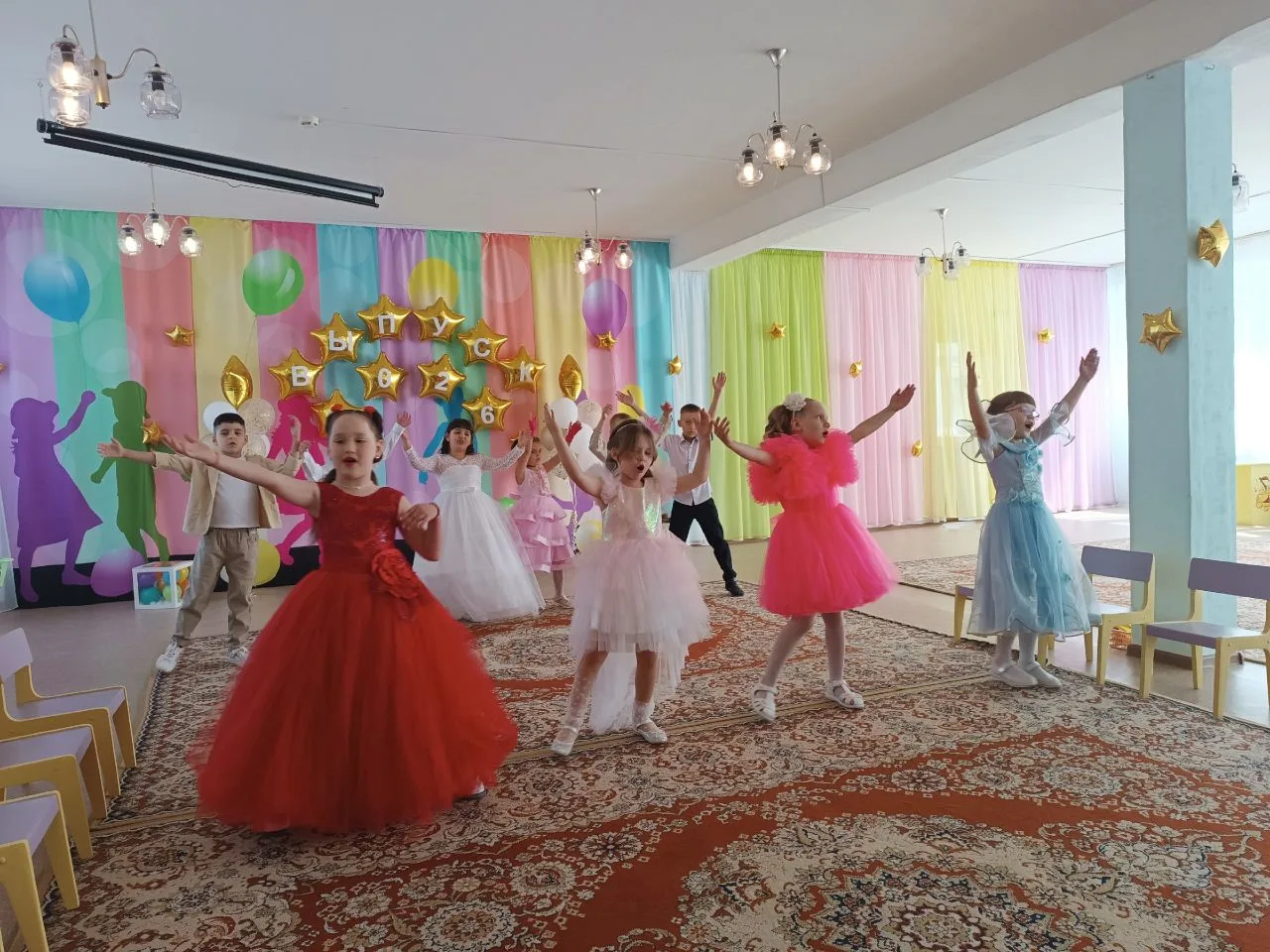 🎓 Наши вчерашние малыши — уже завтрашние первоклашки! 
 
Сегодня в нашем детском саду случилось мал