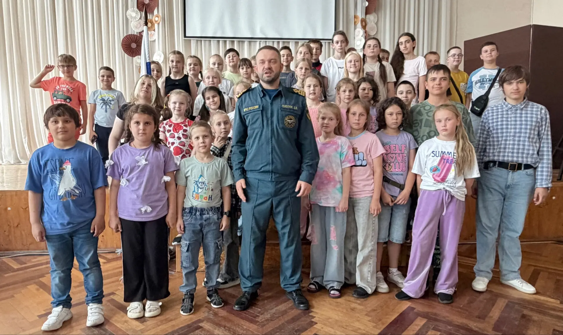 Безопасность на воде: важная встреча для наших ребят 🌊Сегодня воспитанники пришкольного лагеря «Сол