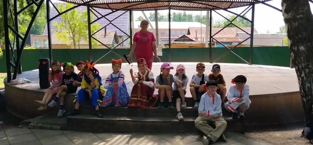 В жаркий летний день Детский парк р. п. Башмаково наполнился звонкими голосами и счастливым смехом. 