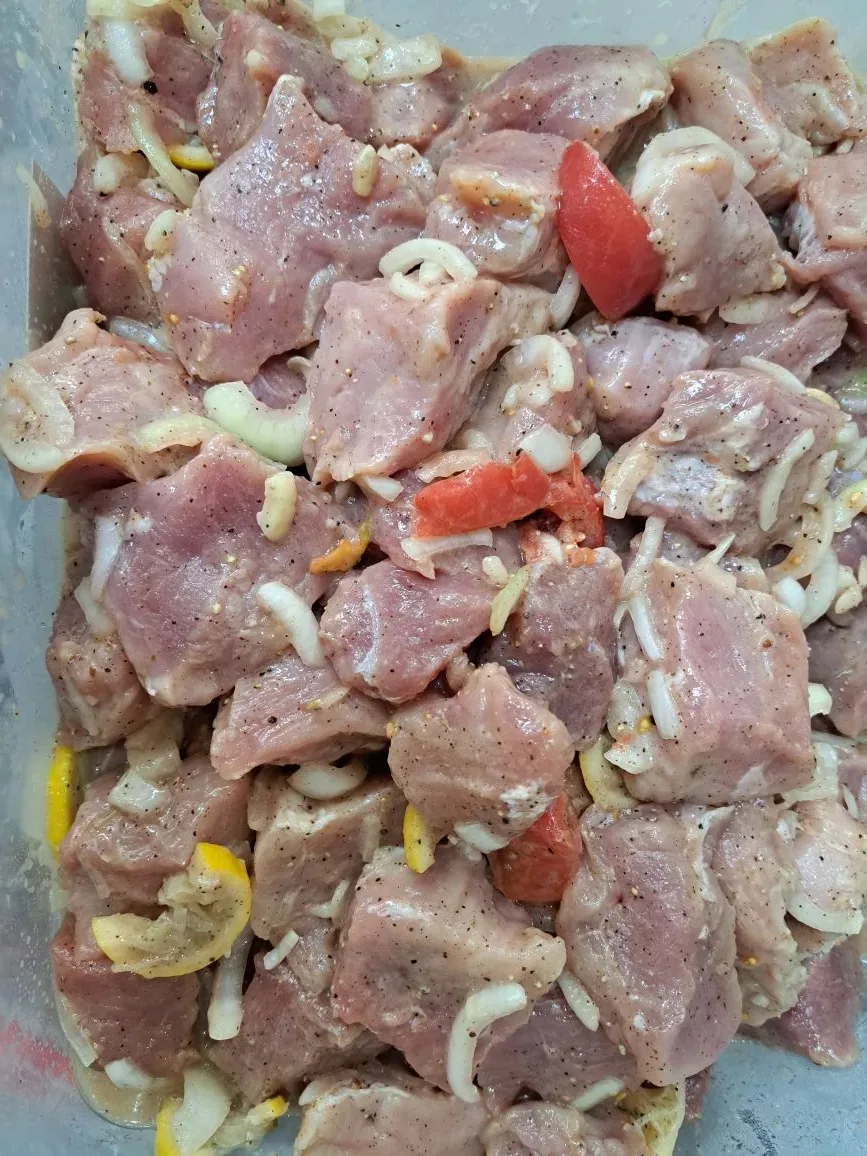 Так же в продаже есть свеженький шашлычок 😋.
На любой вкус.