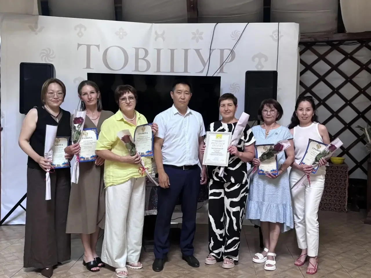 В честь профессионального праздника заместитель главы района - руководитель аппарата администрации р