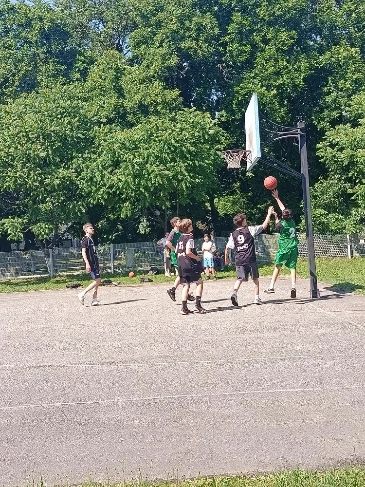 🏀 В Мостовском районе прошёл второй этап Всекубанского турнира по баскетболу

10 июня на спортивной
