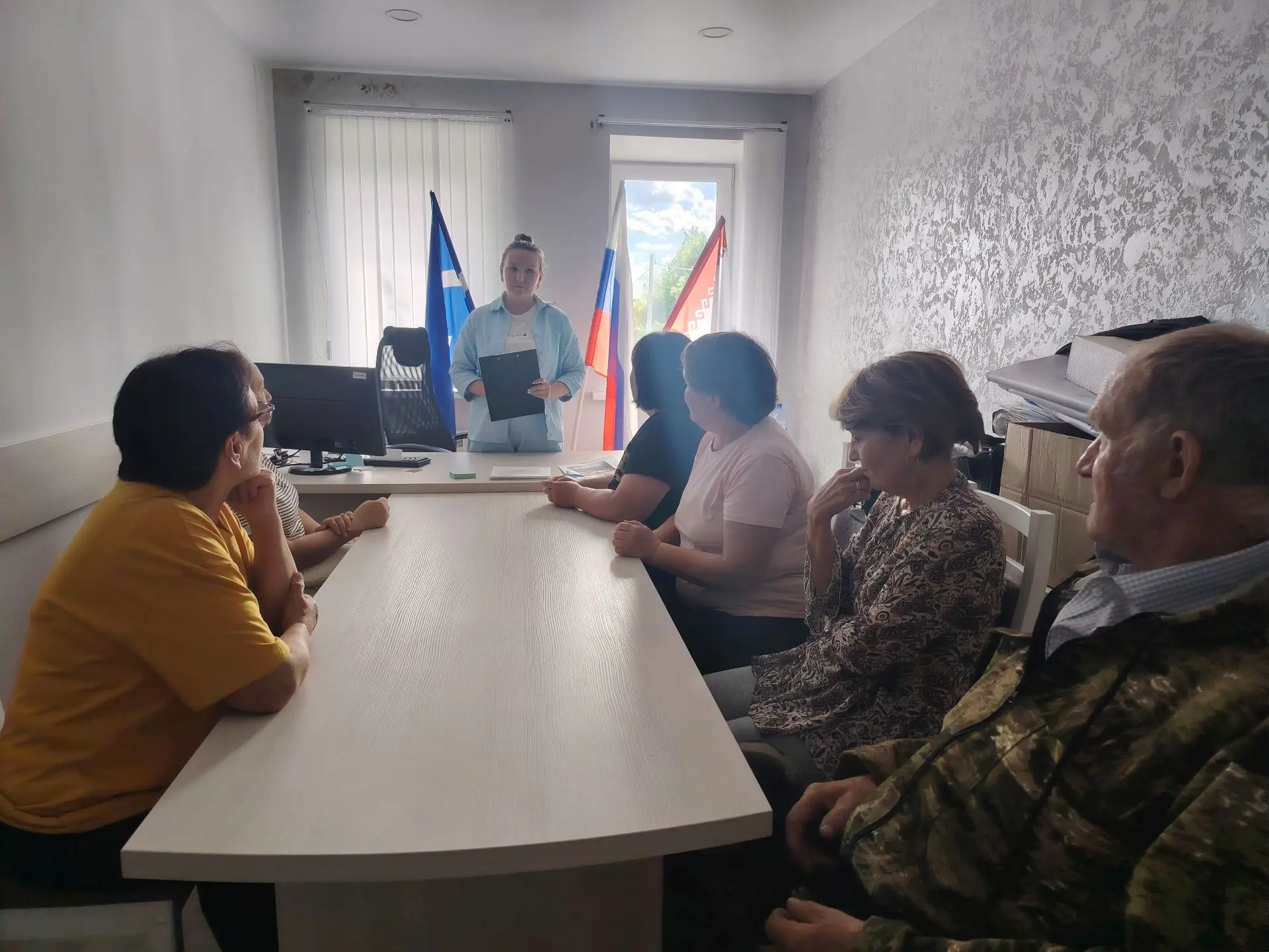 В Русско-Кукморской администрации прошел день информирования. Были рассмотрены следующие вопросы:
 1