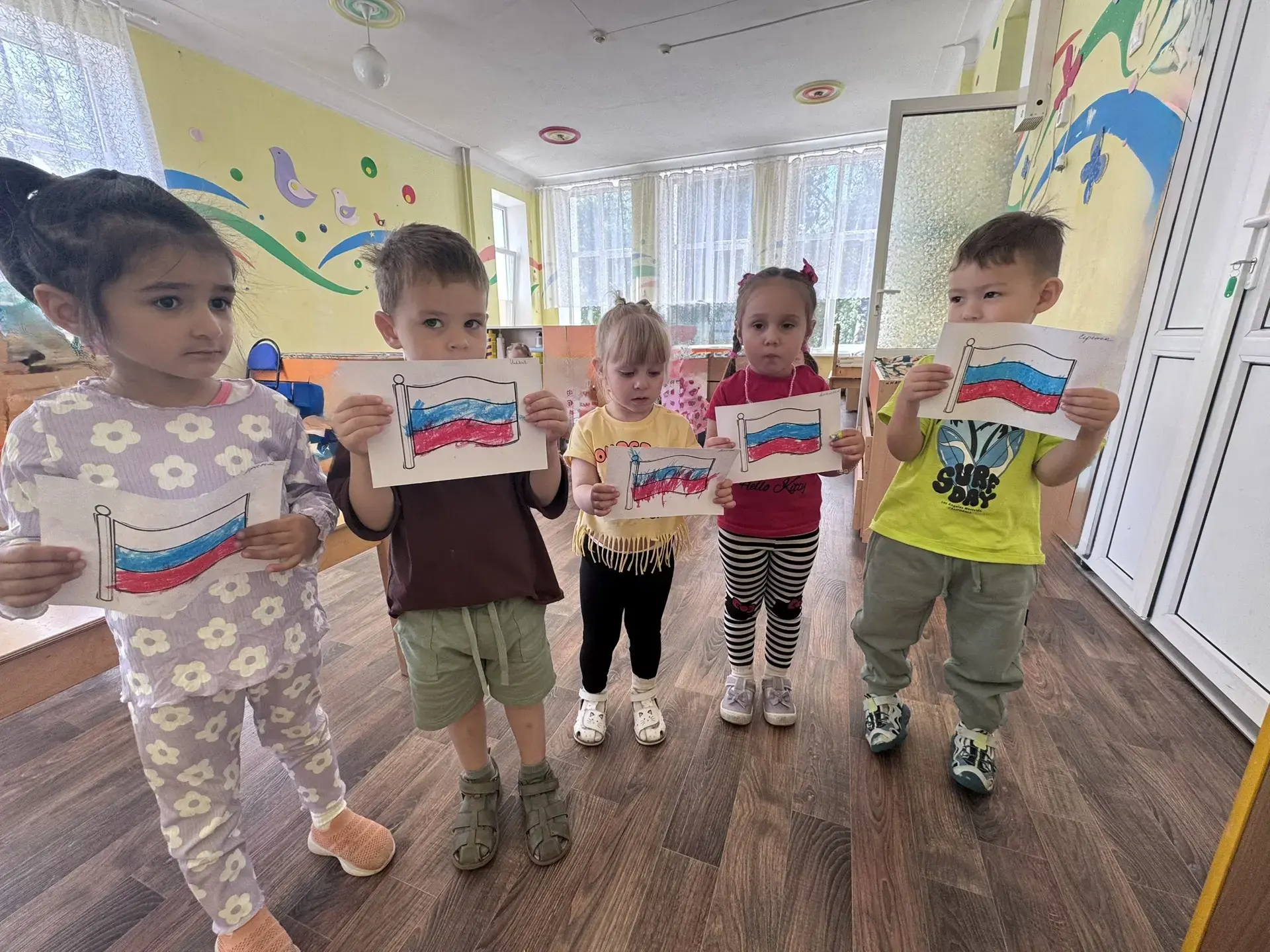 С праздником всех! Пусть наша Россия процветает, а детский смех звучит в каждом её уголке!