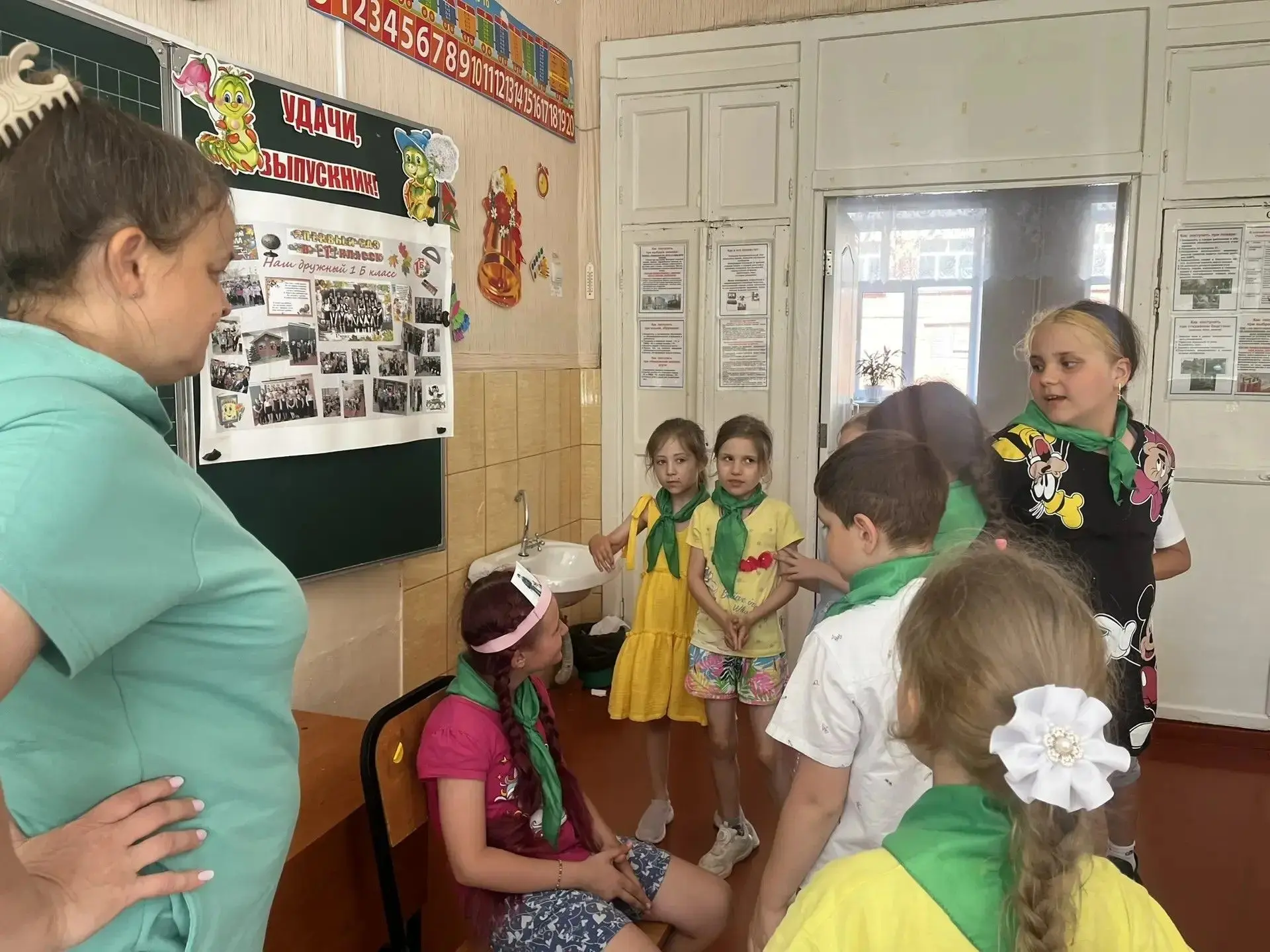 10 июня. Профцентр. «В мире профессий».
Сегодня сотрудники Профцентра провели для детей пришкольного