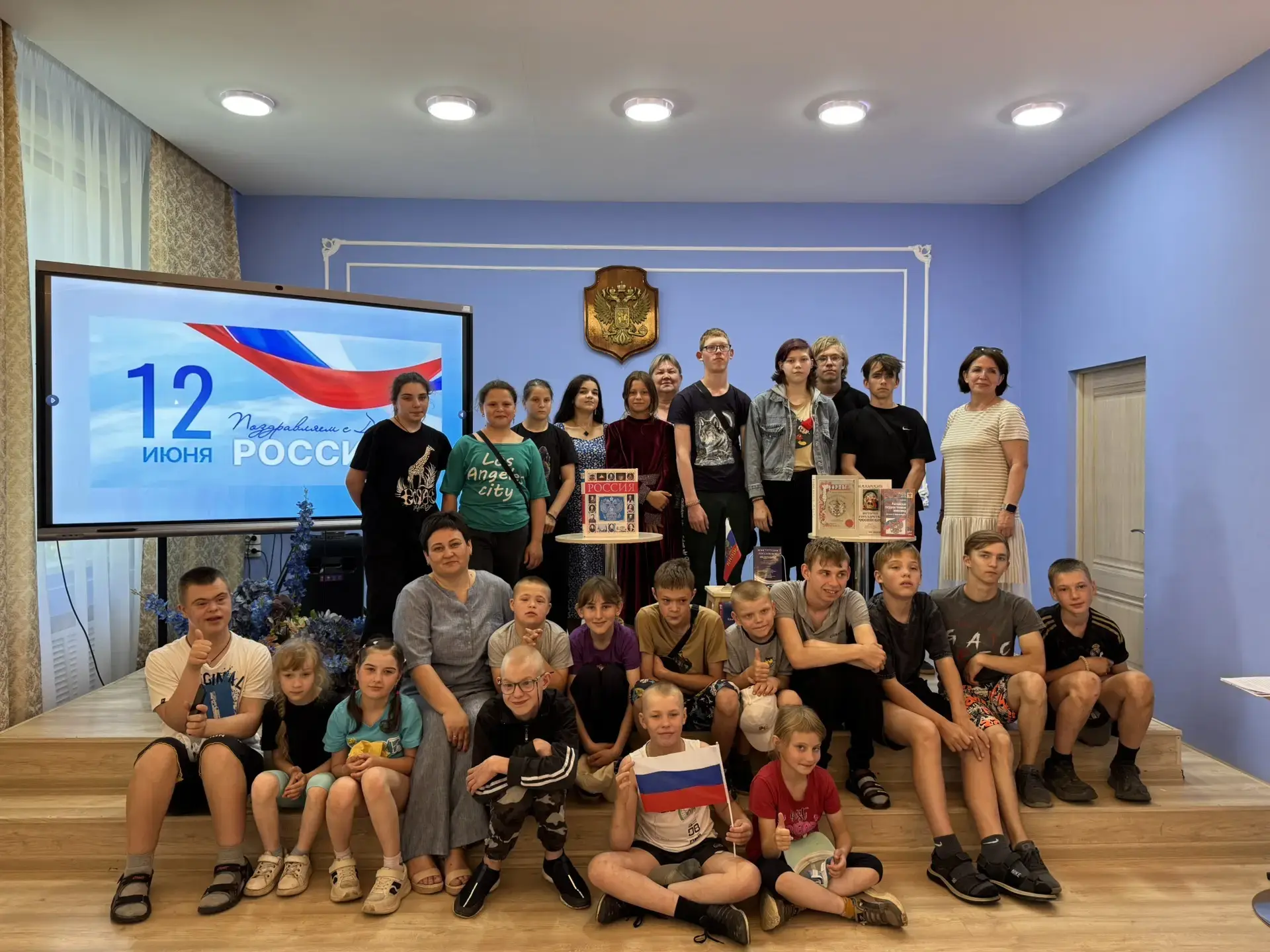 🇷🇺Что объединяет гимн, берёзку и исторических героев? Конечно, любовь к Родине!

Вместе с ребятами